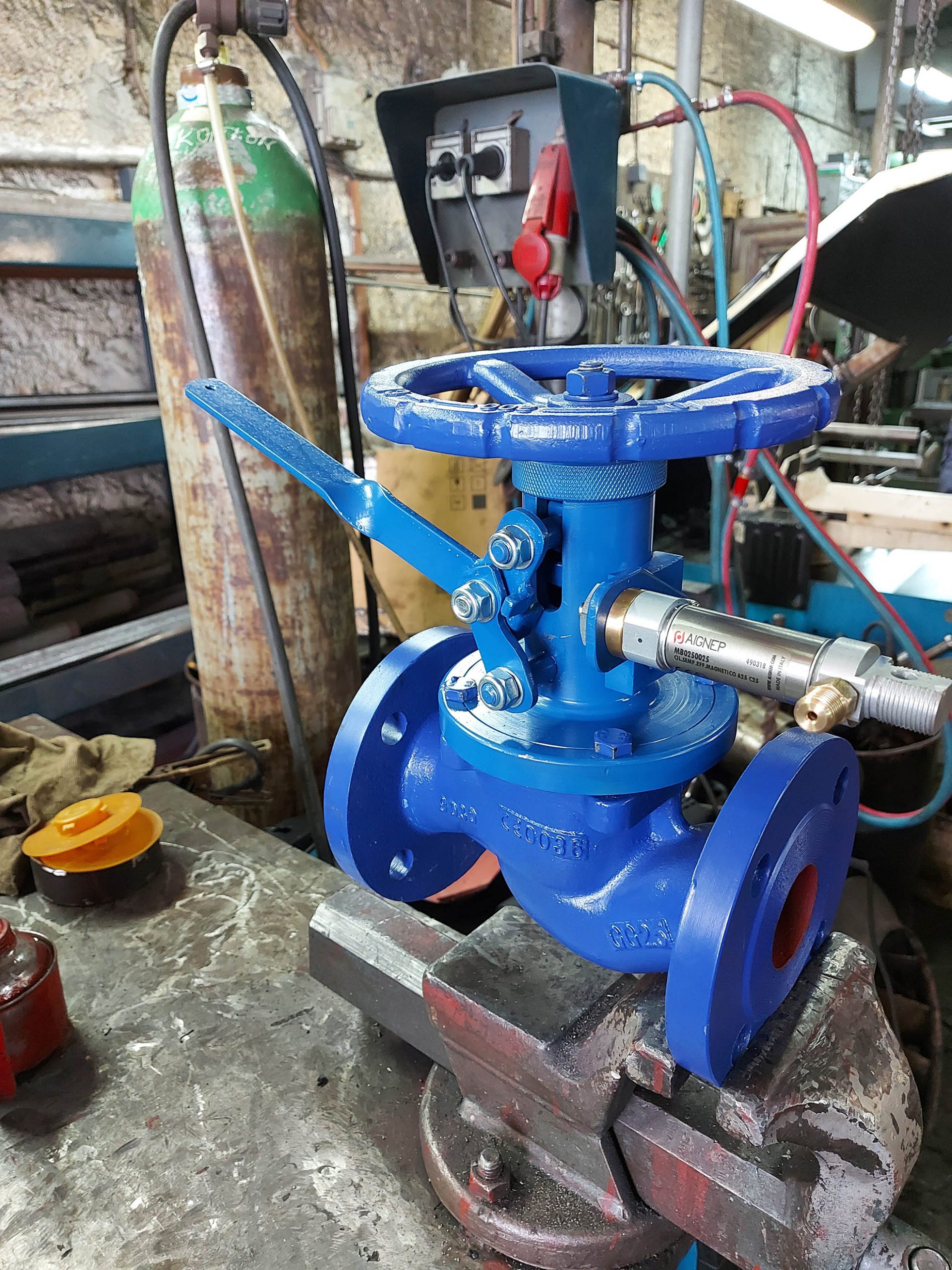 self close pneumatic valve